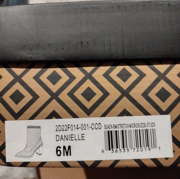 NIB🔥$135+ Gorgeous & Comfy Charles David "Danielle" Women's Ankle Boots Size 6 - Picture 10 of 10